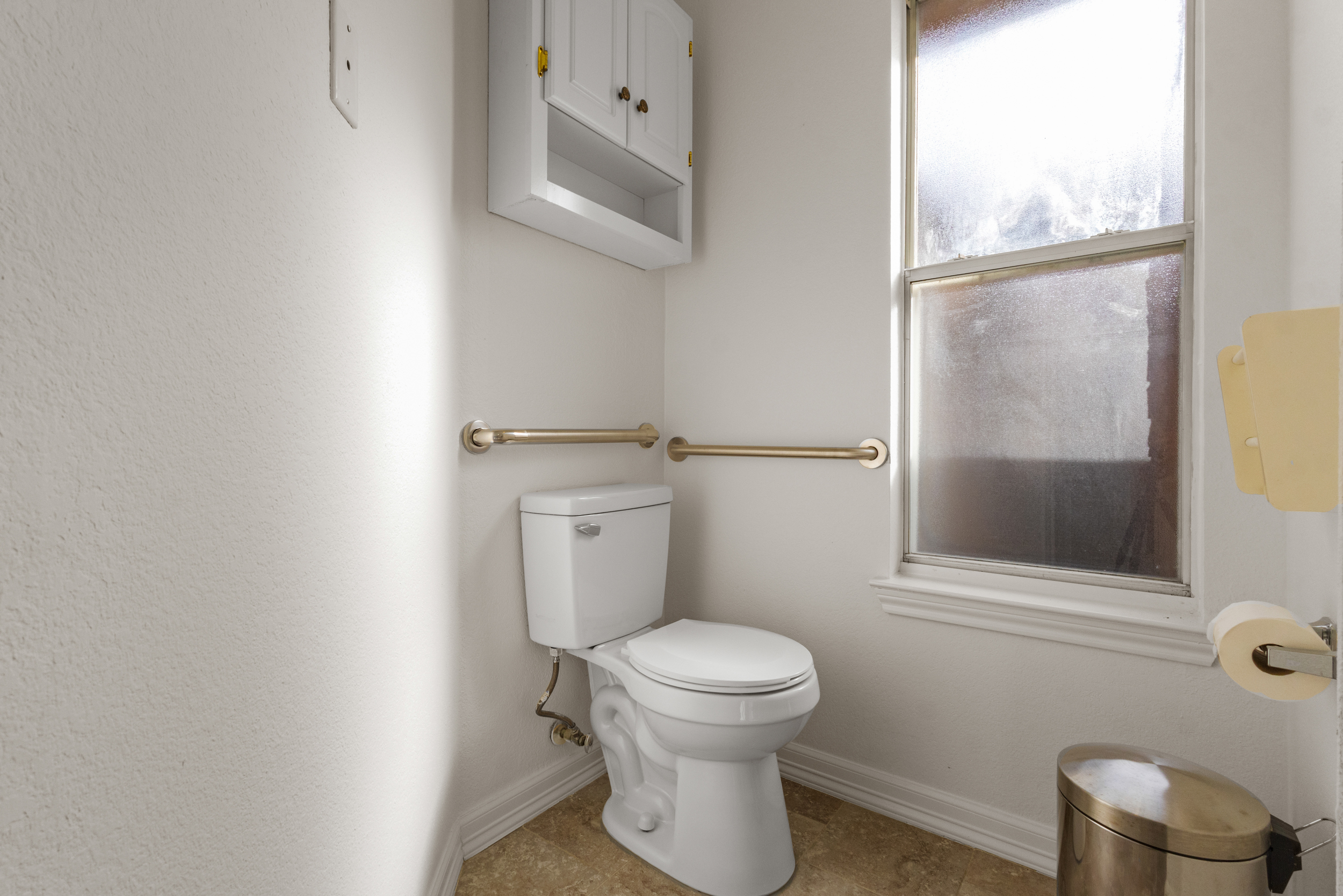17_bathroom-1.jpg