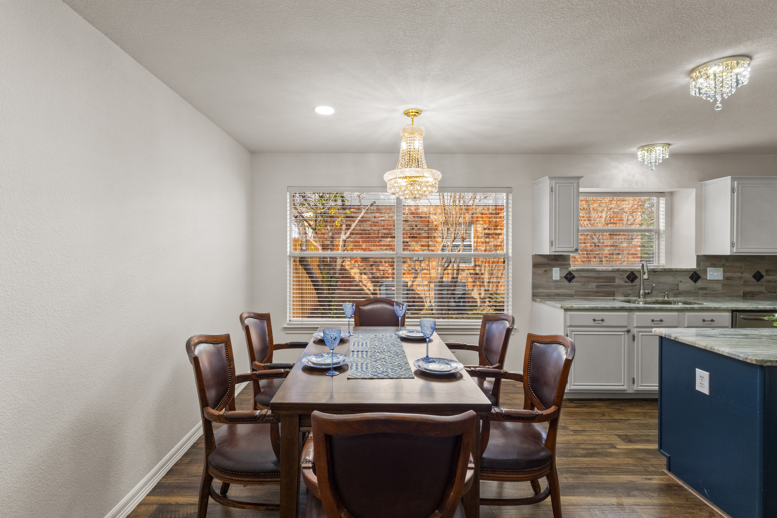 6_dining-area.jpg